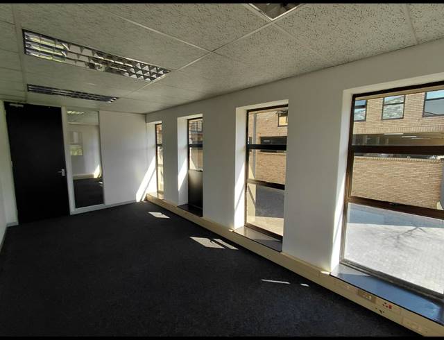277M² OFFICE TO LET IN HURLINGHAM